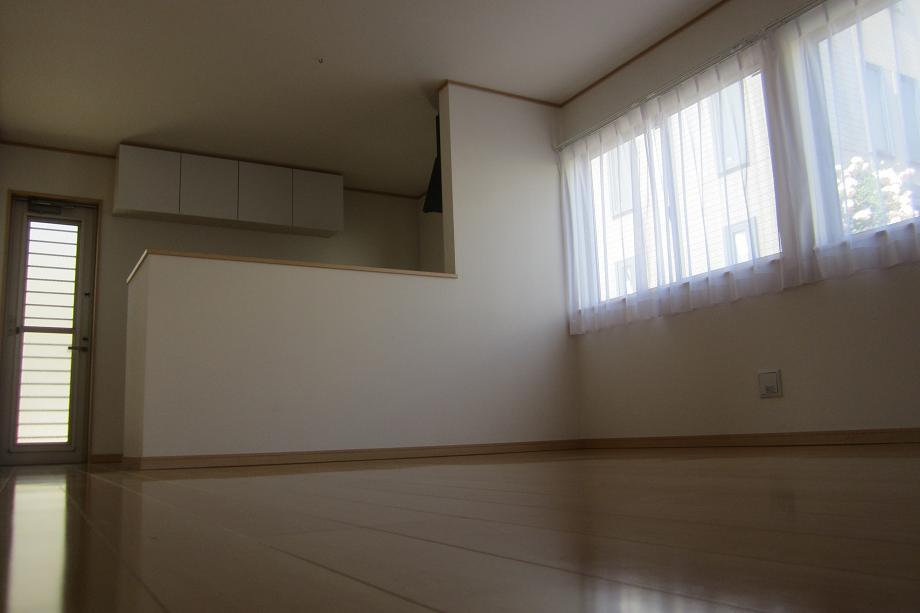 Other. Same specifications living