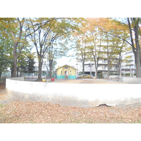 park. 1041m to Hokima park (park)