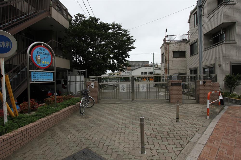 Primary school. 607m to Adachi Ward Kameda Elementary School