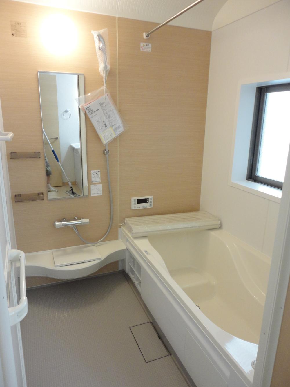 Bathroom. 7 Building bathroom  Bright and beautiful atmosphere. 