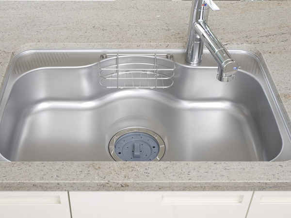 Kitchen.  [Sink of water purifier integrated hand shower faucet and low-noise specifications] Shower faucet that water purifier has become integral tasty water is available at any time. Head kitchen work is also comfortable wash comfortably well as pot because it stretch. Also, Large dishes and large utensils also washable large sink, such as a wok, Since the low-noise specifications, Also it reduces the sound at the time of dropping the sound and dishes of water.