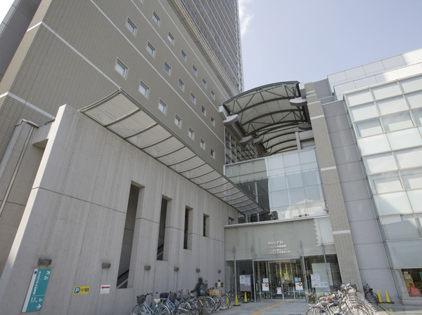 Surrounding environment. Municipal Central Library (about 1770m)