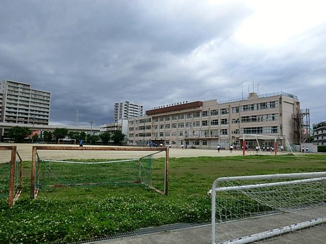 Junior high school. 454m until today this fan Gakuen Adachi Tatsuogi junior high school
