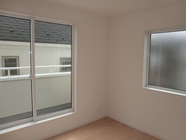 Non-living room. Indoor (10 May 2013) Shooting