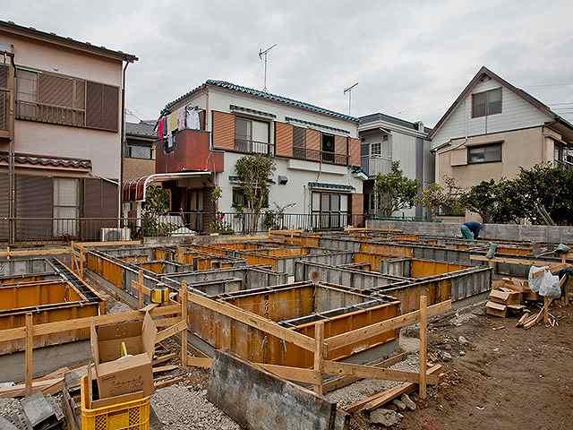 Local appearance photo. Local (12 May 2013) Shooting, Building 2