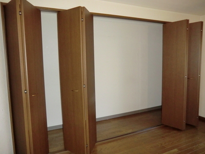 Receipt. Large closet storage