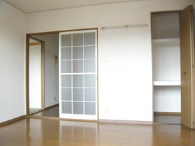 Living and room. 6 Pledge Western-style ・ Storage There are also plenty