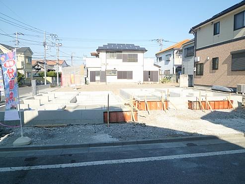 Local photos, including front road. Local (December 3 shooting)