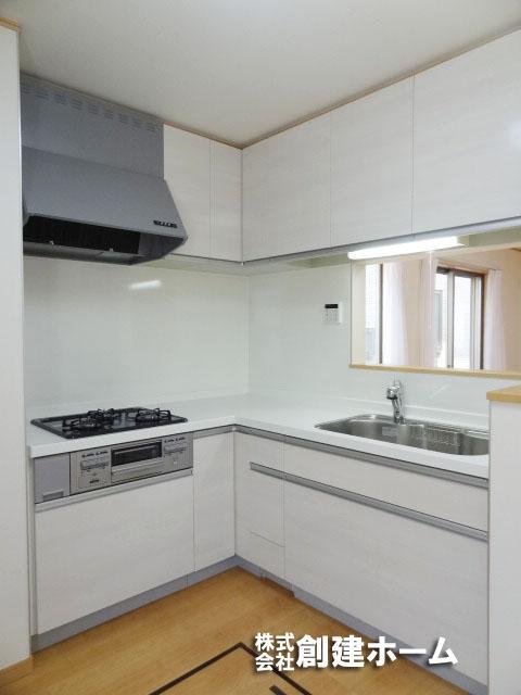 Kitchen. You can secure a wide cooking space L-shaped kitchen