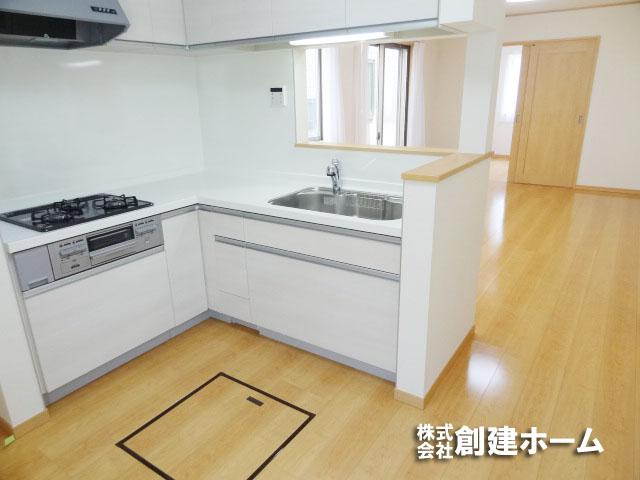 Kitchen. Since the face-to-face a type of kitchen, Living room overlooks from the kitchen