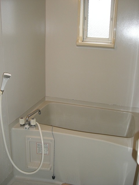 Bath. bus ・ It is another toilet.