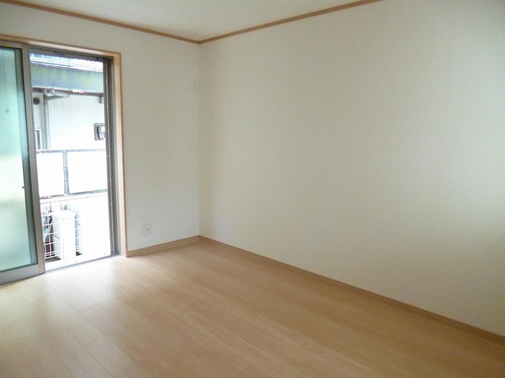 Non-living room. All rooms 6 quires more spacious floor plan!