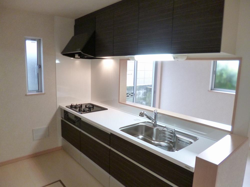 Kitchen. Storage enhancement of kitchen