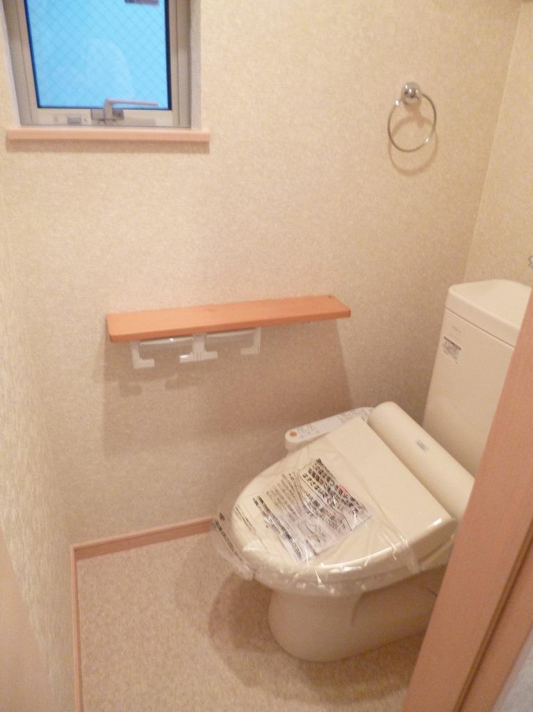 Toilet. 1, Both the second floor with bidet