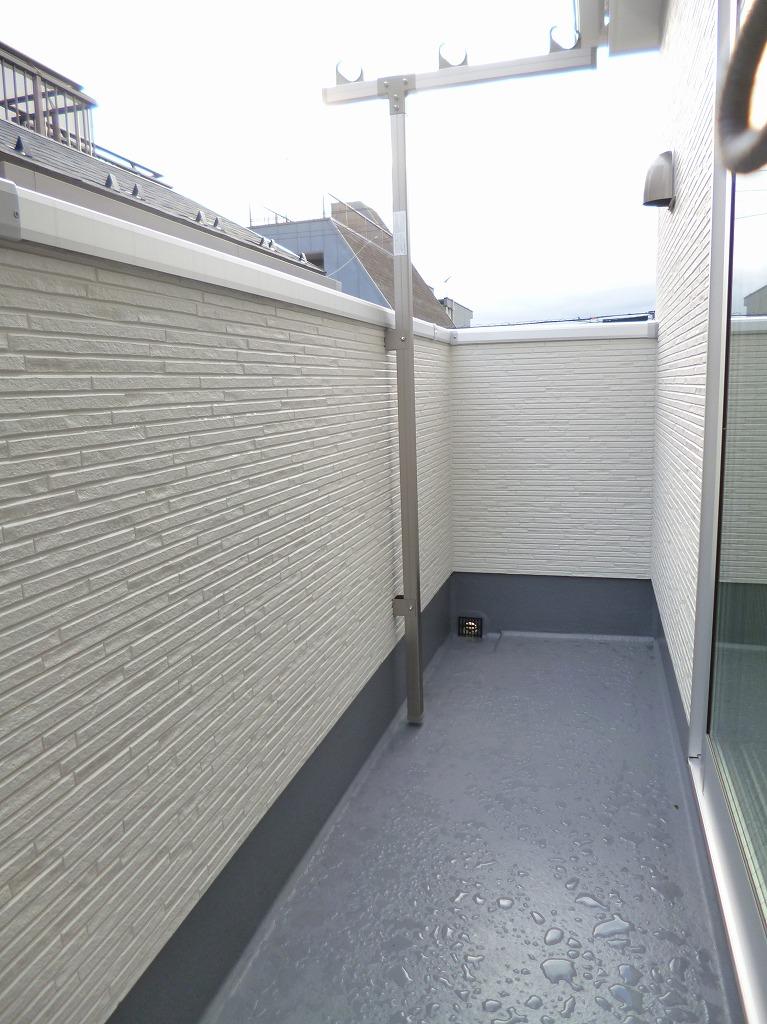 Balcony. Spacious south-facing balcony