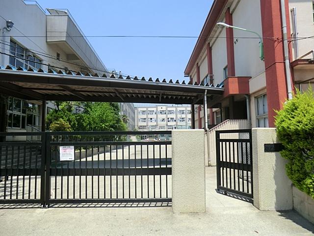 Junior high school. 230m to Adachi Ward thirteenth junior high school