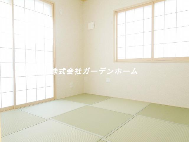 Model house photo. Japanese-style room to settle