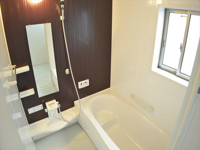 Bathroom. Please heal the fatigue of the day