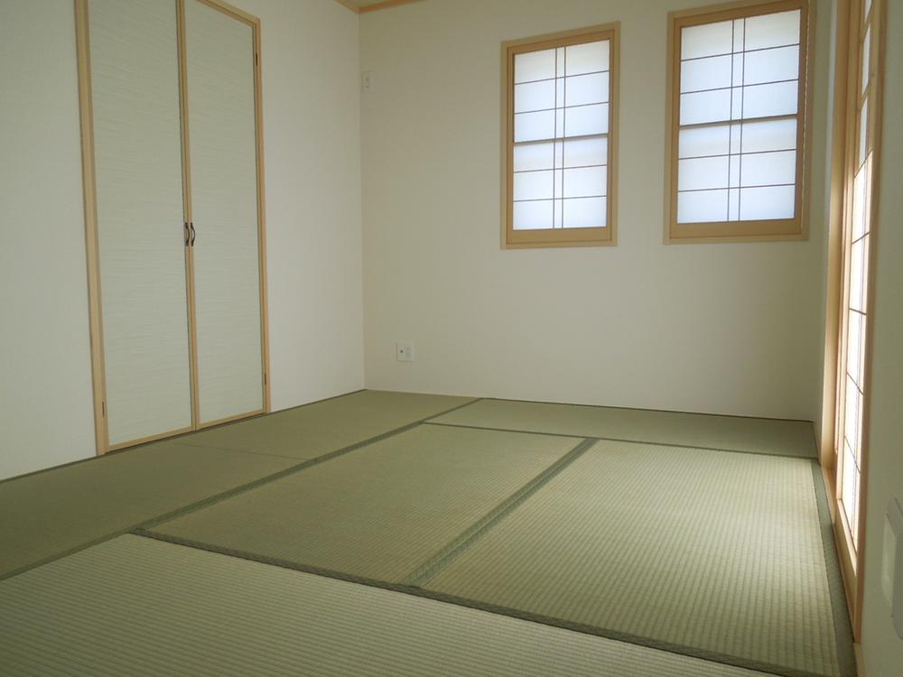 Other introspection. Japanese-style room to settle