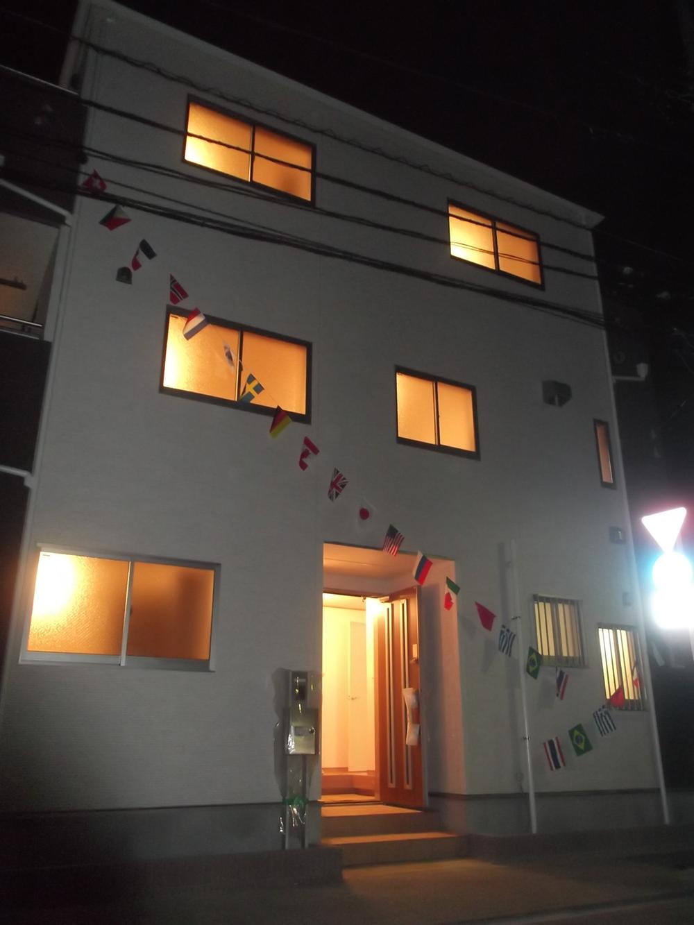 Local appearance photo. Building 3