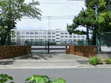 Junior high school. 926m to Adachi-ku, Tamotsu Tachibana junior high school