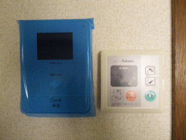 Other Equipment. TV monitor Hong ・ Water heater (the same type)