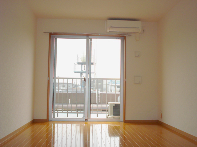 Living and room. This flooring.