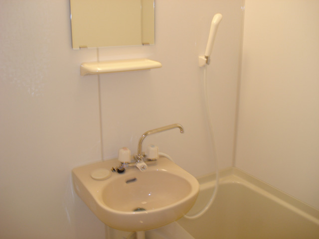 Bath. Bathroom Dryer, It is with reheating function.