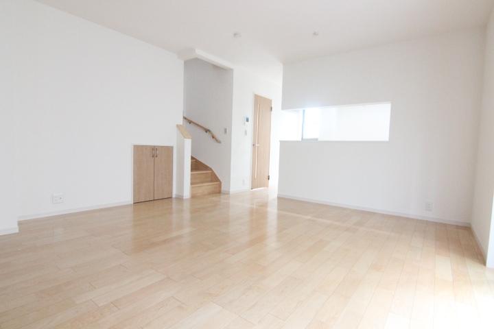 Living. «Construction cases» Brokerage fees are not or Ri or hanging