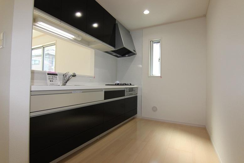 Kitchen. Example of construction ● sales for the main direct sales, Brokerage fees are not or Ri or hanging !