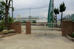 Up to about Adachi eighth Junior High School 490m