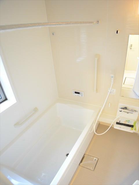 Bathroom. Please heal the fatigue of the day