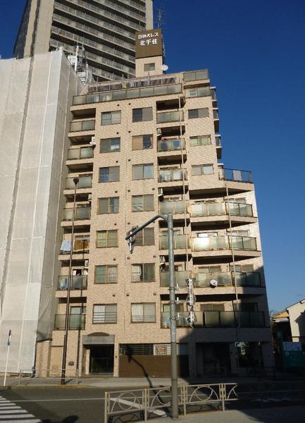 Local appearance photo. Tiled appearance