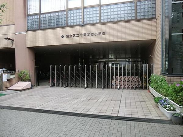 Primary school. Senju Hon 600m up to elementary school