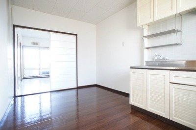 Living and room. Living 8 pledge There is storage space