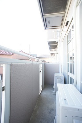 Balcony. East-facing balcony Clothesline can be installed