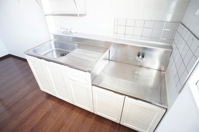 Kitchen. Bringing stove Two-burner gas stove can be installed