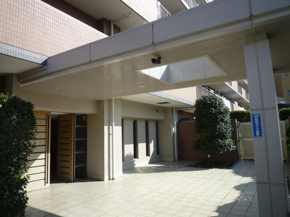 Entrance. Common areas