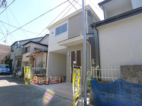 Local photos, including front road. Local (September 2013) Shooting