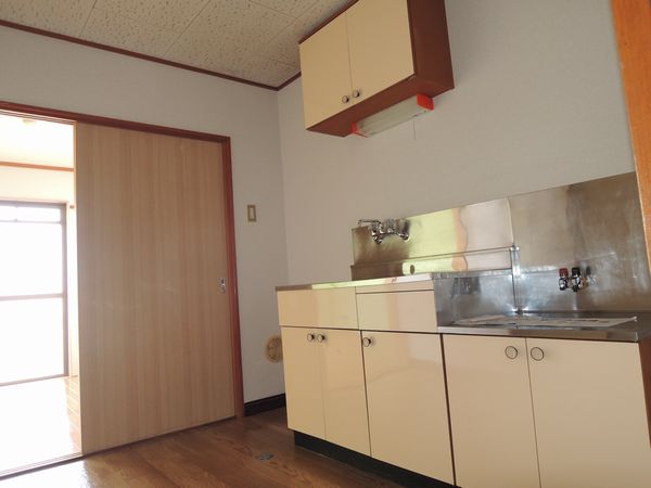 Kitchen. Two-burner stove can be installed kitchen