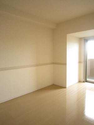 Living and room. Western-style 6.7j