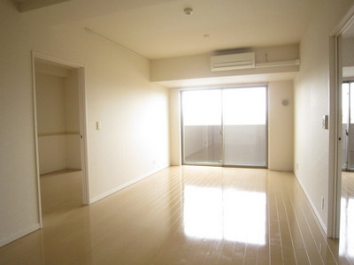 Living and room. LD11.0j, K3.0j