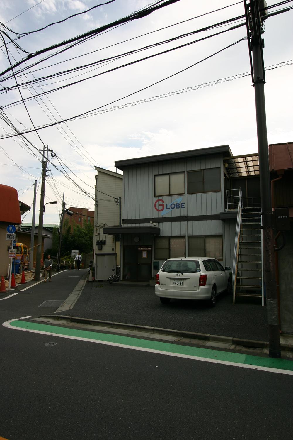 Local photos, including front road. Local (2011) shooting