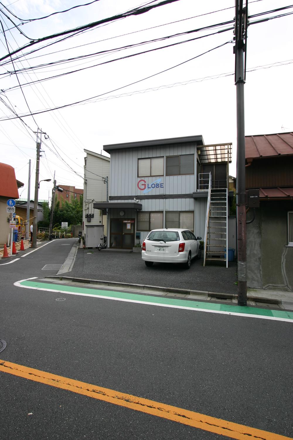 Local photos, including front road. Local (2011) shooting