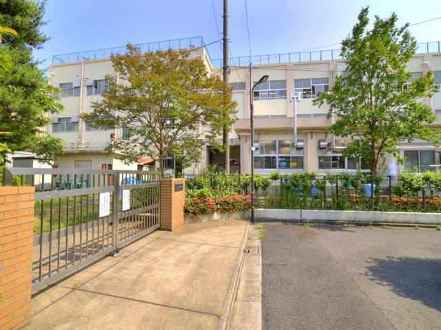 Junior high school. 265m to Adachi Ward Aoi Junior High School