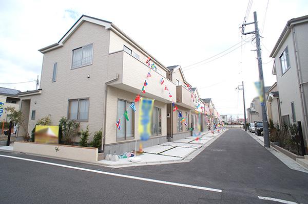 Local photos, including front road. Local (12 May 2013) Shooting