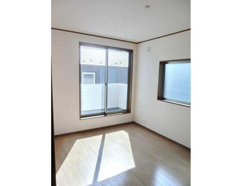 Non-living room. Even if the child is increased there is room to live together. Building 2