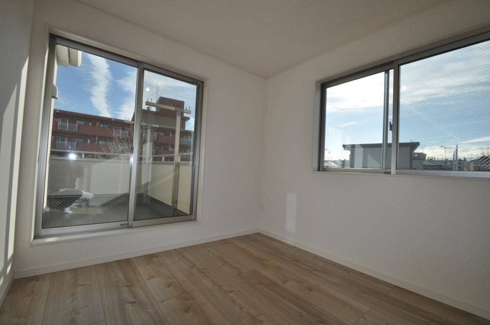 Non-living room. Indoor (12 May 2013) Shooting