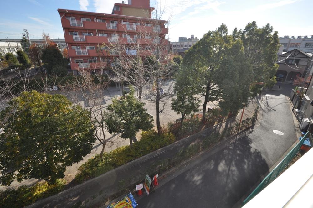 View photos from the dwelling unit. View from the site (December 2013) Shooting