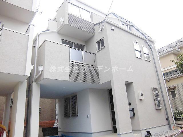 Local appearance photo. Dignified appearance